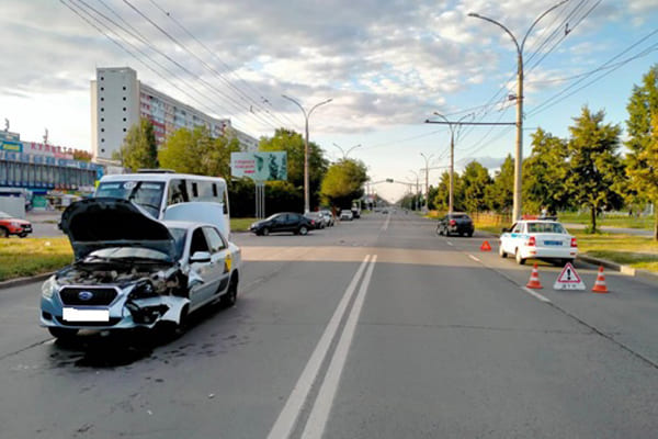 В Тольятти в результате столкновения Datsun и LADA пострадал 12-летний пассажир вазовской легковушки | CityTraffic