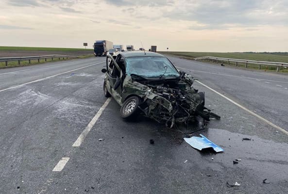Водитель и пассажир «Лады» попали в больницу после ДТП в Самарской области