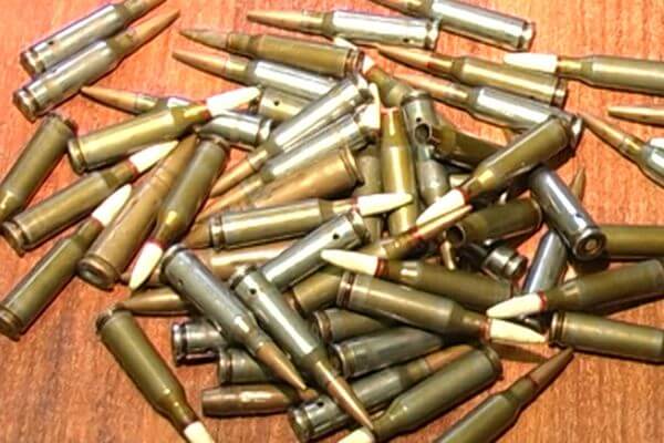 За 9 месяцев жители Самарской области добро­вольно сдали 8 тысяч патронов, 3 кг пороха, 6 гранат, 13 единиц оружия