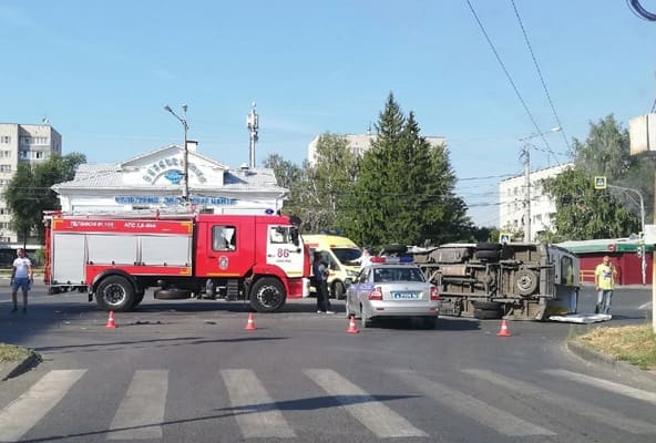 Два медика и водитель скорой помощи пострадали в ДТП в Тольятти | CityTraffic