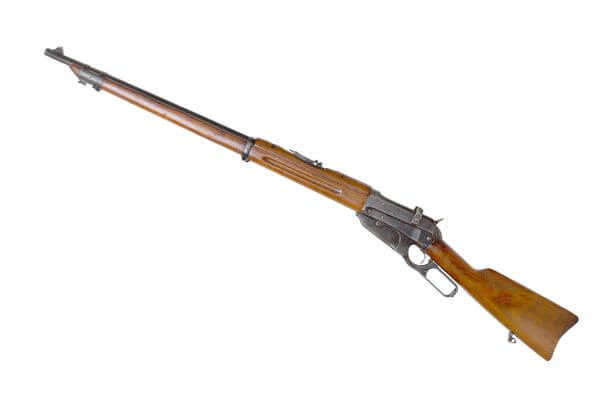 Черный копатель добыл винтовку Winchester 1895 года в Самарской области
