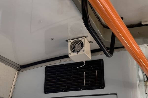 В самарских трамваях установили рециркуляторы воздуха | CityTraffic