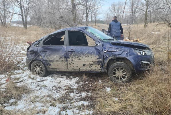 В Самарской области на месте ДТП скончался 30-летний водитель, легковушка которого оказалась в кювете | CityTraffic