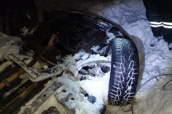 В Самарской области пострадал водитель опроки­нув­шегося в кювете “Шевроле”