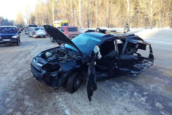 В Тольятти 4 человека пострадали в столкновении двух легковушек | CityTraffic