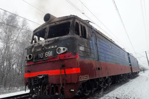 В Самарской области загорелся локомотив поезда с нефтью на перегоне станций Безенчук — Мыльная | CityTraffic