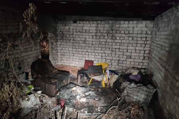 Житель Самарской области зарубил двоих товарищей топором и оставил гореть | CityTraffic