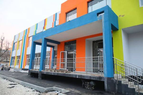 В самарском детском саду на Подшипниковой смонтировали потолок и покрасили стены | CityTraffic