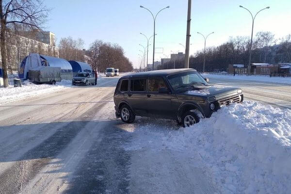 В Тольятти внедорожник сбил девочку, которая переходила дорогу не в том месте | CityTraffic