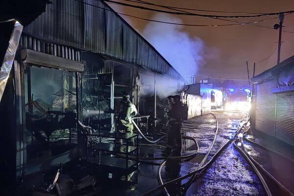 В Самаре возбудили уголовное дело из-за пожара на Птичьем рынке | CityTraffic
