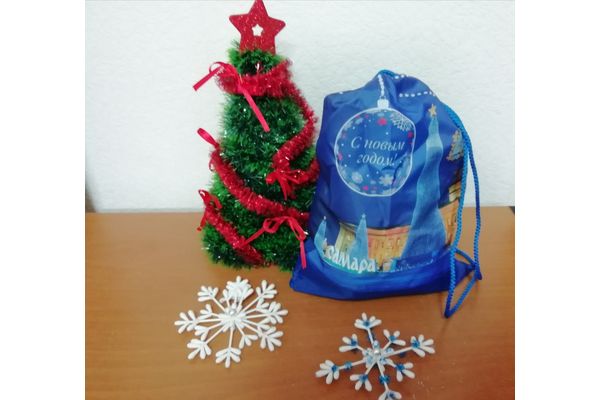 В Тольятти с 15 декабря детям начнут вручать сладкие новогодние подарки