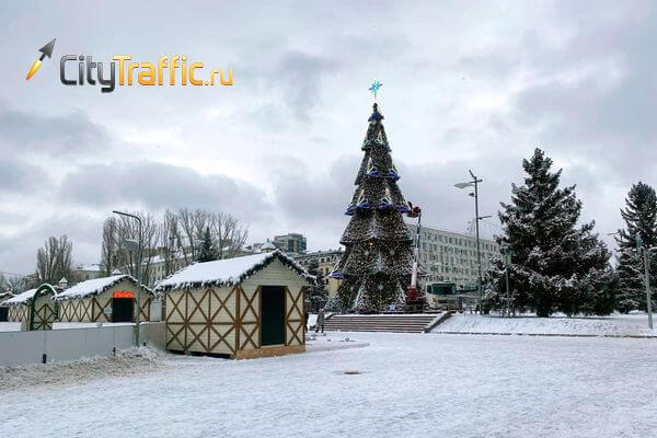 В Самаре начали украшать елку на площади Славы | CityTraffic