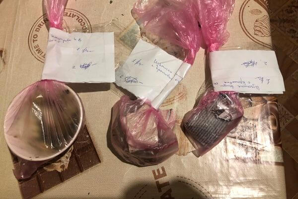 За 10 дней ноября полицейские Самарской области изъяли 2,8 кг наркотиков во время операции "Притон-2021" | CityTraffic