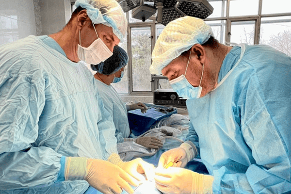 Изобретательность самарских врачей позволила провести сложнейшую операцию новорожденному мальчику | CityTraffic