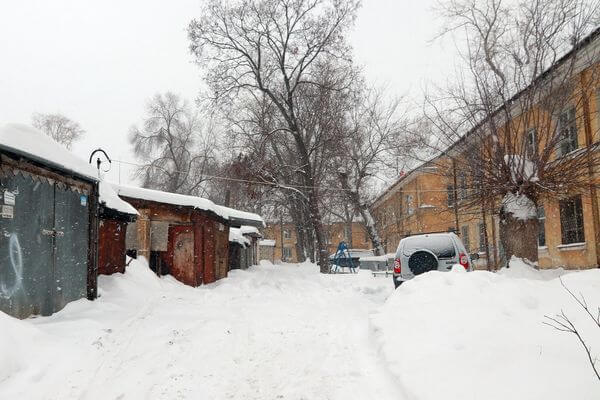 Депутаты Думы Самары хотят ограничить пребы­вание машин во дворах, чтобы те не мешали уборке снега