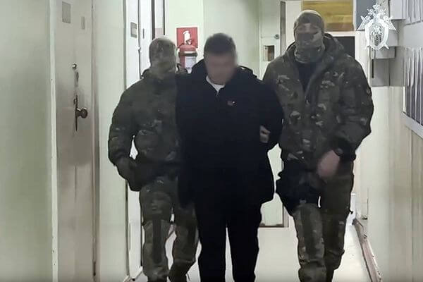 Суд оставил под стражей замглавы Жигулевска, подозре­ва­емого в посред­ни­честве во взяточничестве