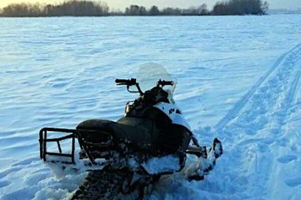 Под Тольятти в лесу спасли троих мужчин на снегоходе