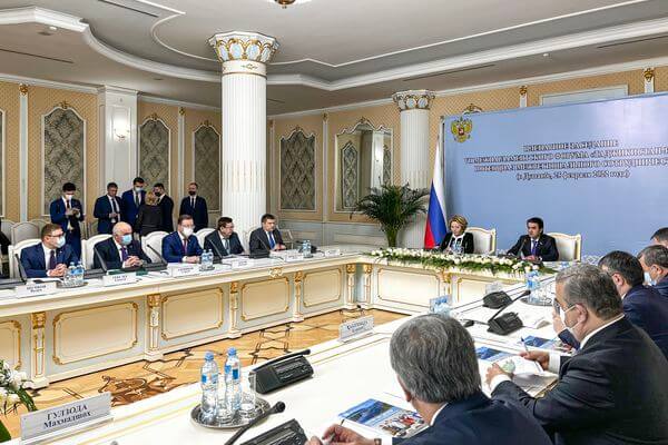 Дмитрий Азаров на парламентском форуме в Душанбе обозначил необходимость расширения работы с трудовыми мигрантами | CityTraffic