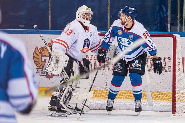 Тольяттинская "Лада" победой завершила регулярный сезон в ВХЛ | CityTraffic