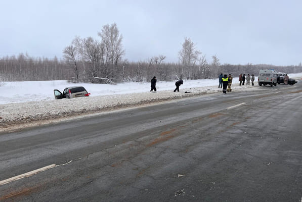 На автодороге в Самарской области столкнулись LADA и Hyundai, пострадал водитель вазовской легковушки | CityTraffic