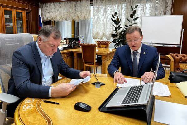 Вице-премьер РФ и глава Самарской области обсудили строи­тельство Волжского моста