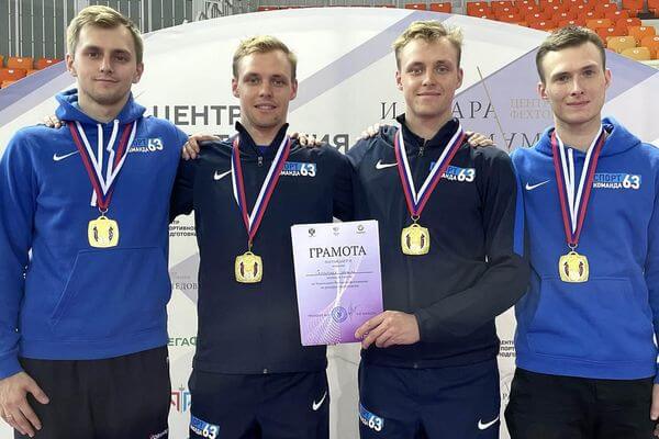 Самарские фехто­вальщики взяли «золото» на Чемпионате России по фехто­ванию на рапире