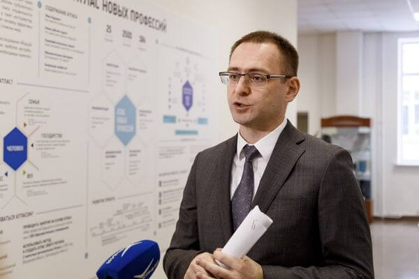 Ректор Самарского универ­ситета Владимир Богатырев обнаро­довал зарплату за 2021 год