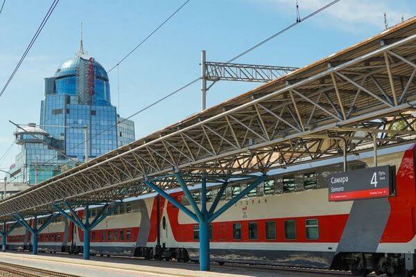 Жители Самары перед майскими празд­никами смогут отпра­виться в Екатеринбург на двухэтажном поезде