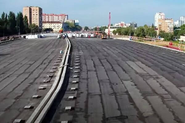 В Самаре сняли с высоты строи­тельство эстакады на Ново-Садовой