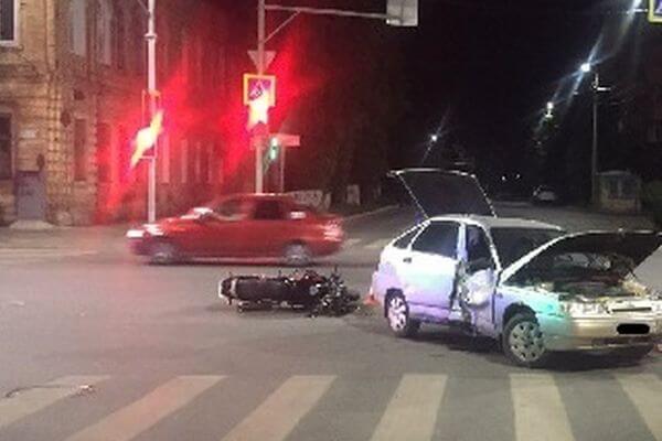 В Сызрани два человека пострадали в столк­но­вении мотоцикла с легковушкой