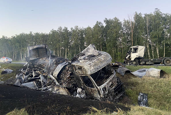 Один человек погиб в ДТП с участием двух грузо­виков на трассе М‑5 в Самарской области