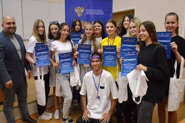 Завершилась смена «Тольятти креативный» для 65 детей с Донбасса