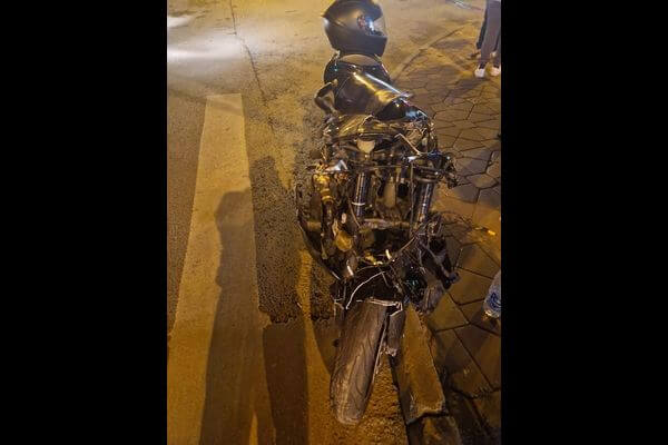 В Самаре пострадал мотоциклист, столк­нув­шийся с иномаркой