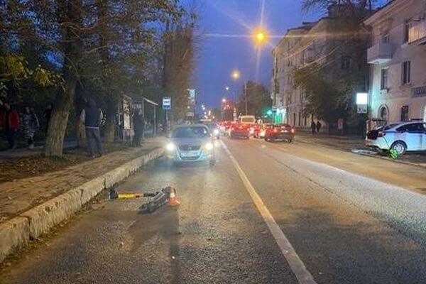 В Самаре подросток на электро­са­мокате попал под колеса автомобиля