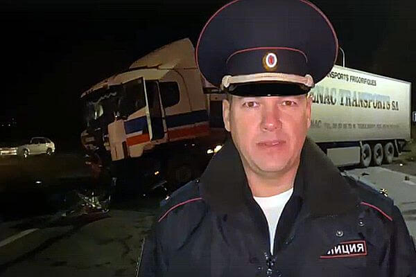 Водитель легко­вушки погиб в столк­но­вении с грузо­виком в Самарской области