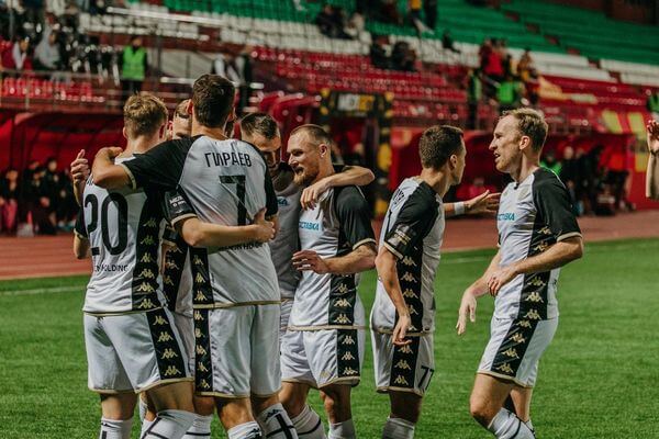 Тольяттинский «Акрон» победил «Велес» в домашнем матче в Жигулевске