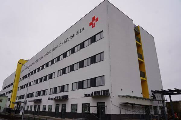 В Самаре завер­шается строи­тельство инфек­ци­онного корпуса детской больницы на улице Шверника