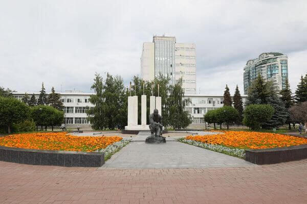 В Самаре на Площади памяти обновят сквер и фонтан за 40 млн рублей