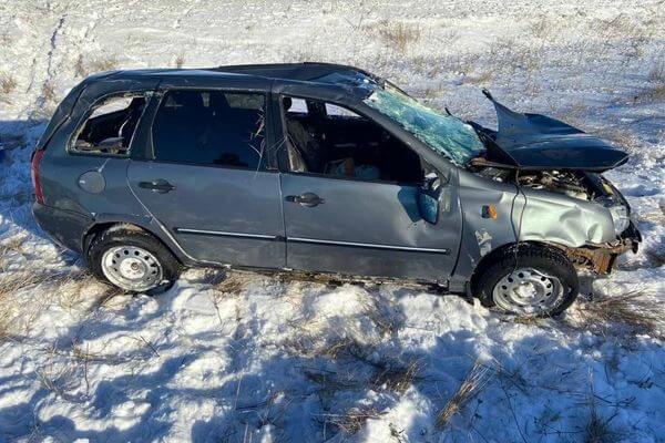 В Самарской области «Калина» вылетела с трассы и опроки­нулась, погиб пассажир