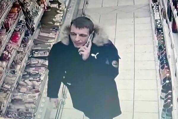 В Тольятти покупатель в магазине украл телефон у продавца