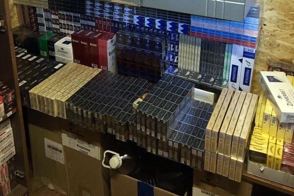 Безработный из Самарской области купил в Сети 1,5 тысяч пачек импортных сигарет и незаконно ими торговал