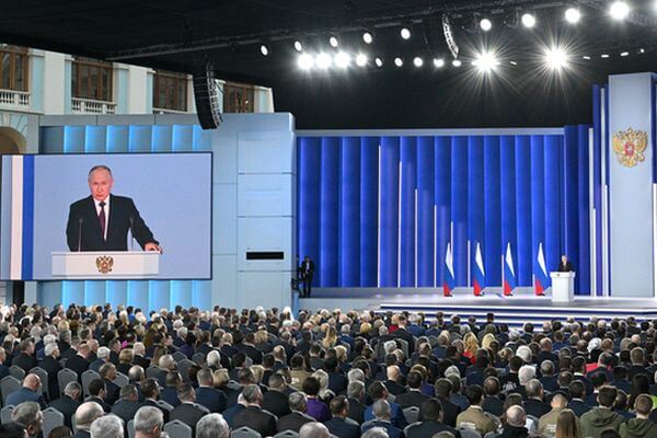 Безопасность и развитие: Дмитрий Азаров о Послании Президента России