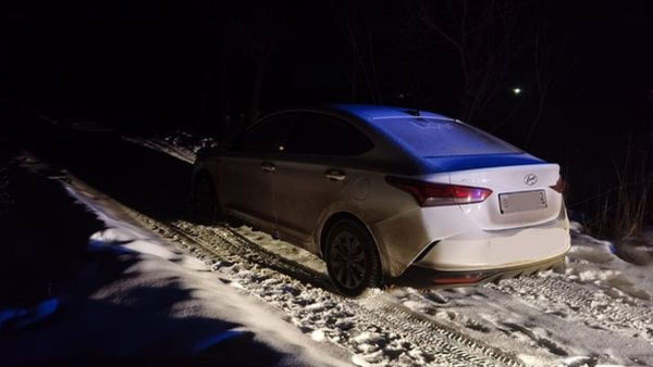 В Самарской области клиент угнал такси, пока водитель заправлял машину |  CityTraffic