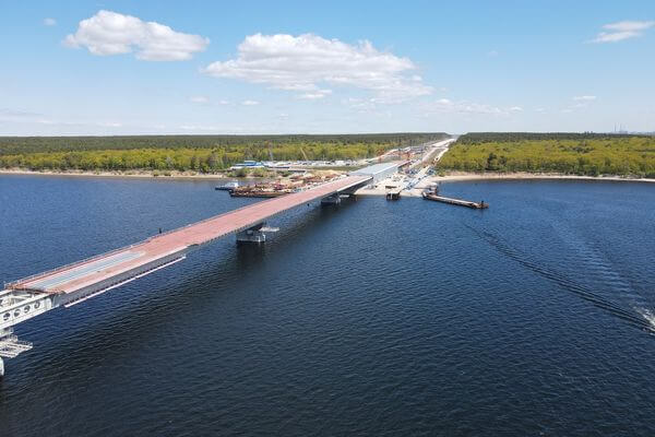 Дмитрий Азаров рассказал Владимиру Путину о темпах строи­тельства Климовского моста и трассы «Обход Тольятти