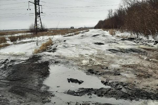 В Самарской области прокуроры обязали чинов­ников обеспечить водой и дорогами участки, выделенные много­детным семьям