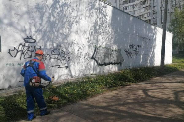 В Самаре комму­нальщики предлагают ввести уголовную ответ­ствен­ности за нанесение граффити на стены насосных станций