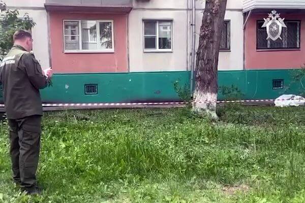 В Тольятти рабочий упал с крыши пятиэтажки и погиб