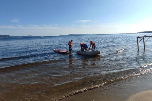 В Тольятти спасатели отыскали сапсерфера, унесенного ветром на 1,5 км от берега