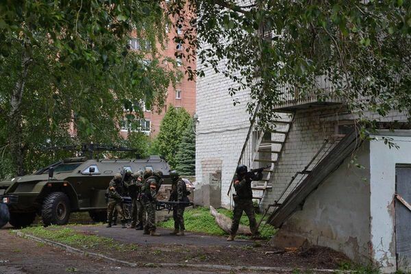 В Тольятти обезвредили условных терро­ристов, атако­вавших здание университета