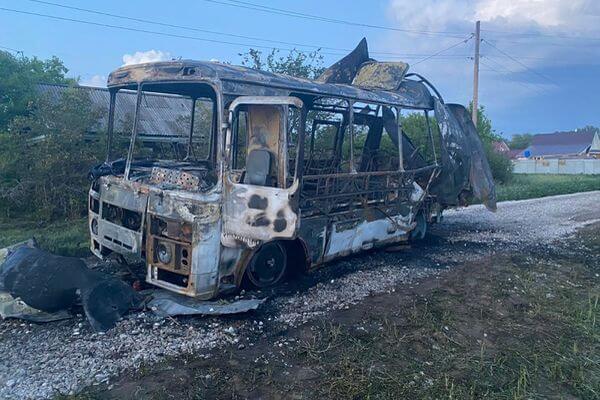 Причины возго­рания автобуса с детьми в Самарской области выясняют проку­ратура и СК